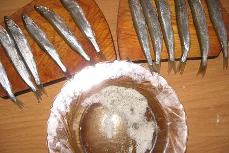 Рогалики с корюшкой(ням-ням): шаг 3