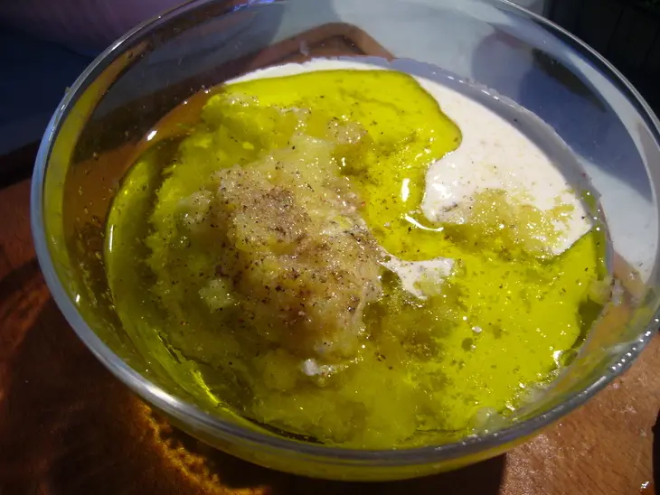 Картофельный салат с помидорами и руколой: шаг 2