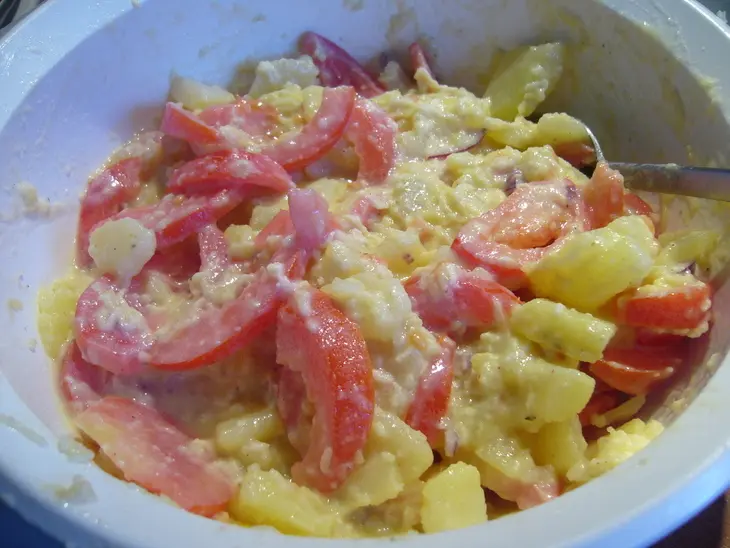 Картофельный салат с помидорами и руколой: шаг 4