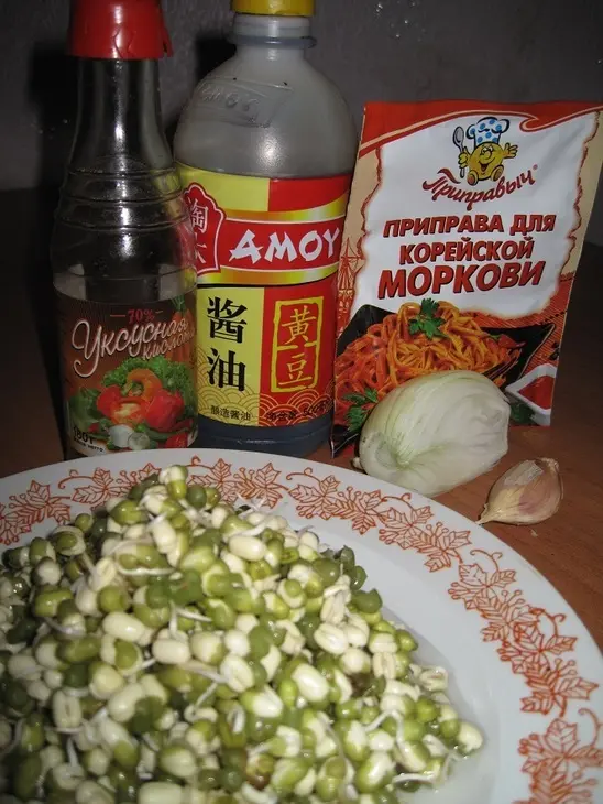 Салат из пророщенного маша (бобов мунг): шаг 1