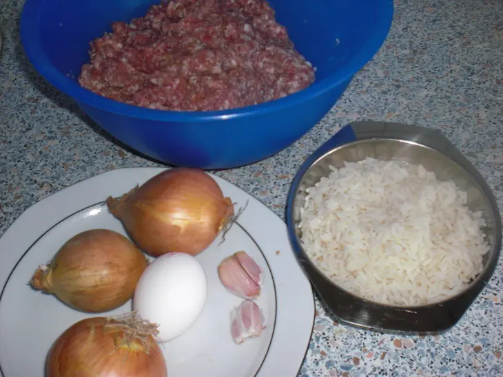 Запечённые фрикаделькив соусе, с овощами: шаг 1