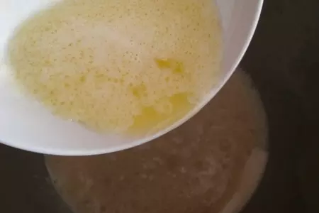 Фокачча из цельной муки с сухофруктами: шаг 6