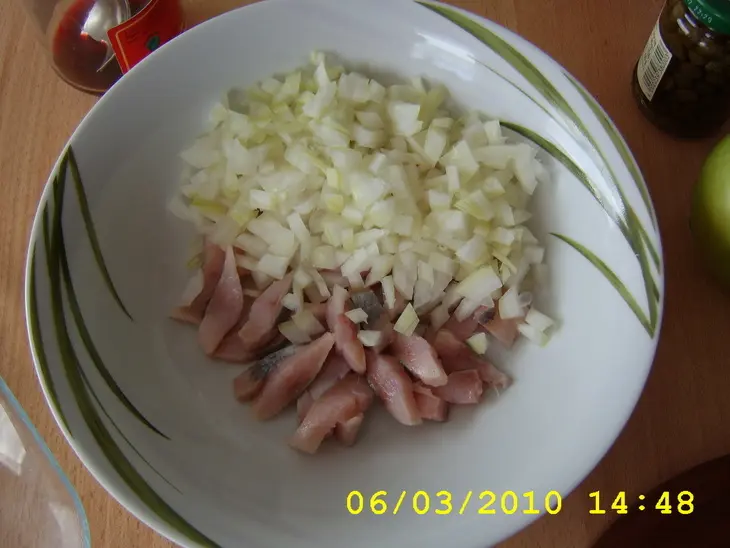 Салат селёдочный.: шаг 4