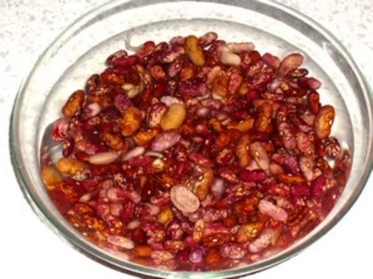 Салат с фасолью под яблочным или айвовым соусом: шаг 1