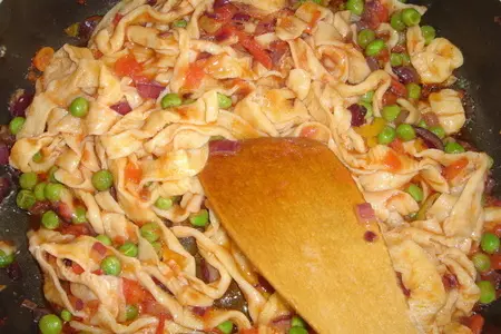 Яичная паста с зеленым горошком и креветками: шаг 8