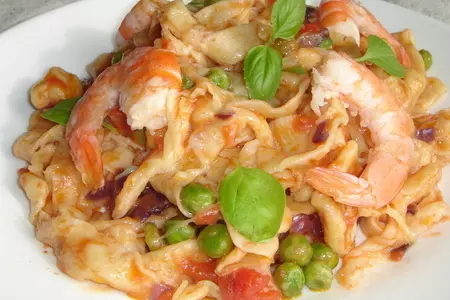 Яичная паста с зеленым горошком и креветками: шаг 10