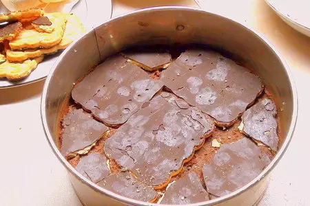 Торт без выпечки «белое и чёрное» и «ромовая бомба» – десерт для взрослых: шаг 8