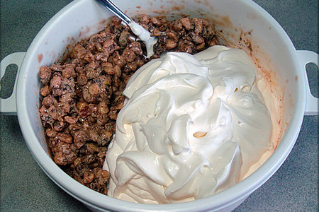 Ореховое мороженое с каплями шоколада и цукатами "чарующая сказка шехрезады".: шаг 12