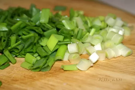 Салат с фасолью и селёдкой: шаг 2