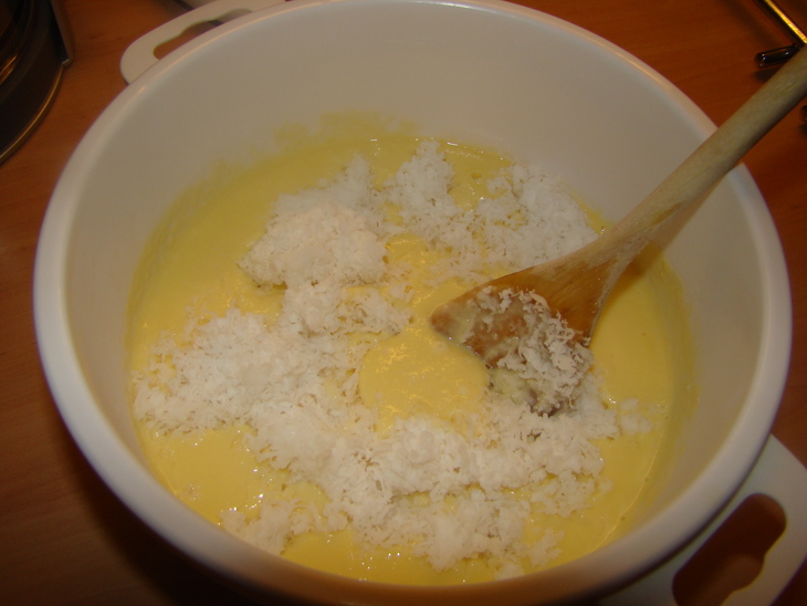Ванильное мороженое с кокосовой стружкой и карамелью: шаг 7