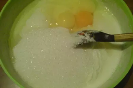 Манный пирог конфетно-карамельный: шаг 2