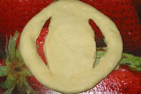 Булочки с клубникой: шаг 1