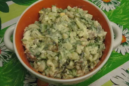 Салат из морского коктейля с рукколой: шаг 1