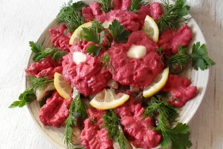 Селёдочка под свекольным крем-соусом: шаг 3