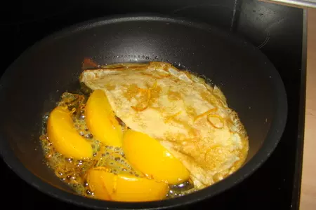 Блины фламбе с персиками (для маленькой такой компании): шаг 7
