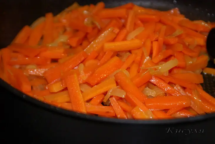 Пикантная закуска из моркови с ананасами: шаг 2