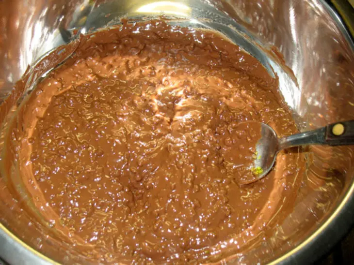 Конфеты с начинкой из ореховой нуги с фисташками: шаг 5
