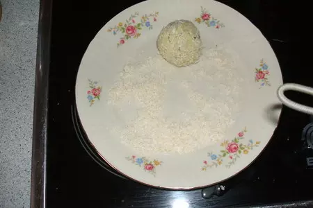 Рафаэлло из киви: шаг 2