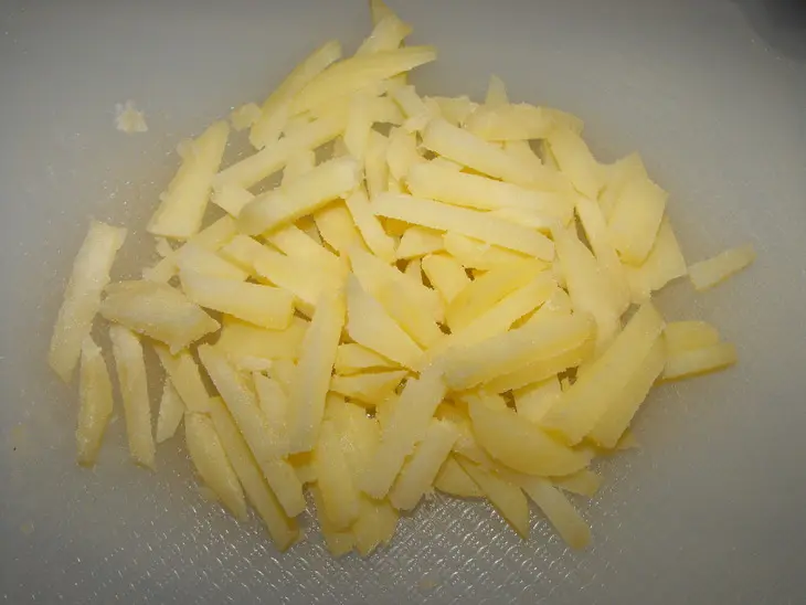 Салат с селедкой, картофелем и яблоком: шаг 1