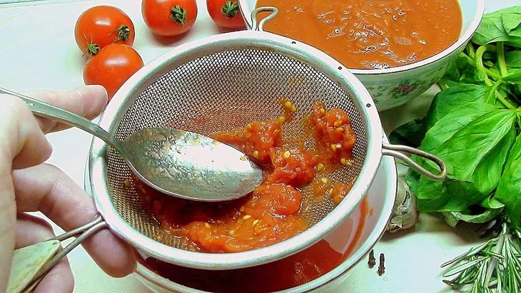 Равиоли с мясом и соусом из сливовидных помидор.: шаг 3