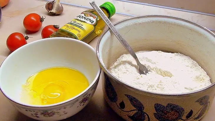Равиоли с мясом и соусом из сливовидных помидор.: шаг 5