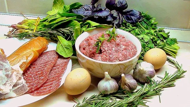 Равиоли с мясом и соусом из сливовидных помидор.: шаг 7