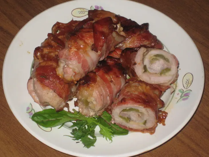 Мясные рулетики в беконе.: шаг 6