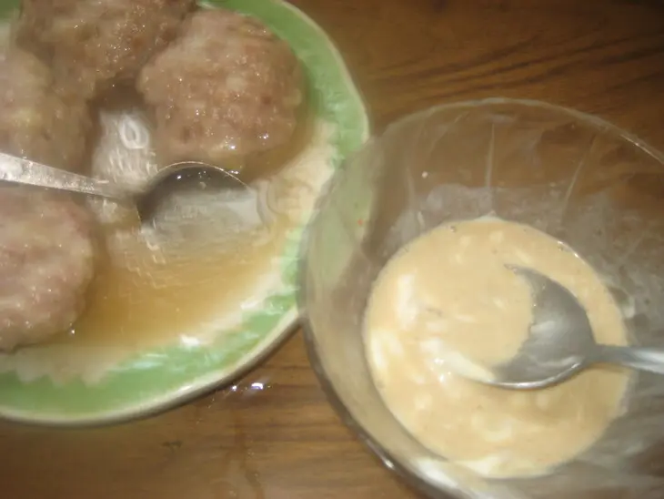 Нижегородские шницели под белым соусом и пряным паром: шаг 4