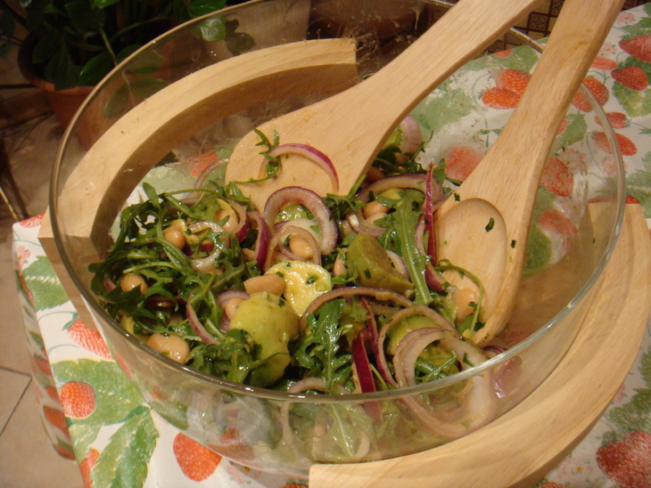 Салат из авокадо и фасоли: шаг 2