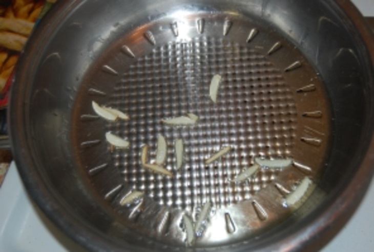 Рисовая лапша с мидиями и креветками: шаг 1