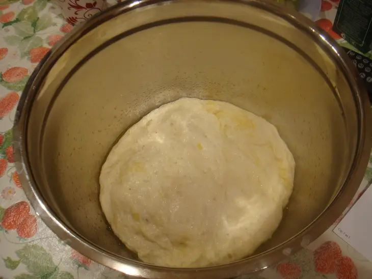 Фокачча с начинкой 4 сыра: шаг 1