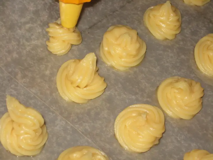 Профитроли с клюквенным  курдом: шаг 5