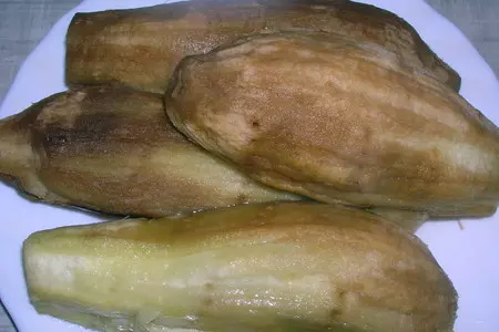 Баклажанная закуска с зеленым горошком и кинзой в йогуртовой заправке: шаг 3