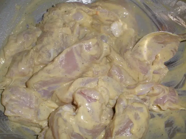 Кусочки курицы в горчичном соусе и хрустящей панировке из пармезана: шаг 1