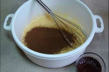 Торт с бананами, варёной сгущёнкой и воздушным кремом "неблачко".: шаг 3