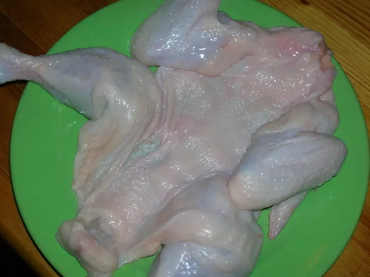 Многочисленная на сайте, но первая для меня - фаршированная курица без костей с начинкой.: шаг 3