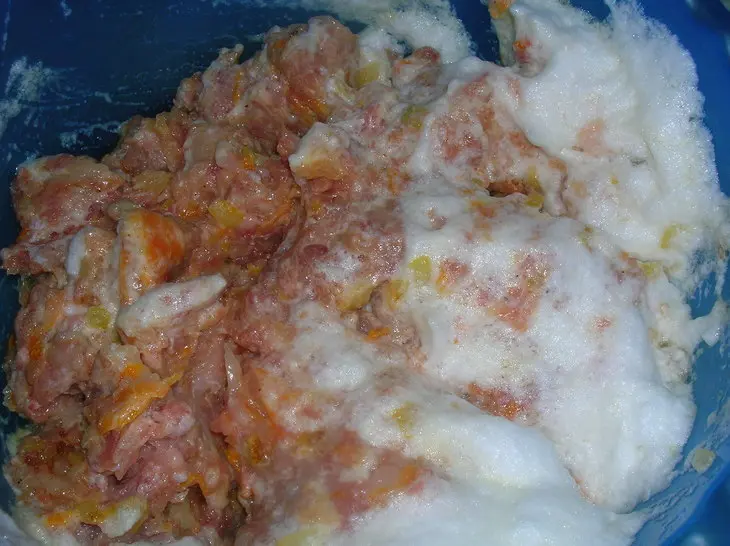 Многочисленная на сайте, но первая для меня - фаршированная курица без костей с начинкой.: шаг 9
