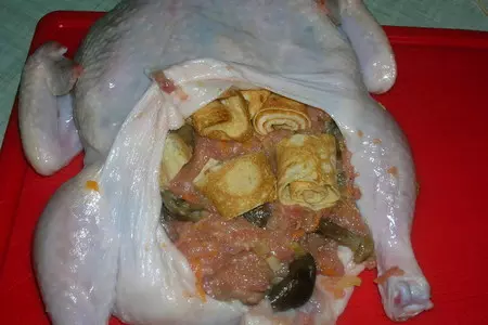 Многочисленная на сайте, но первая для меня - фаршированная курица без костей с начинкой.: шаг 11