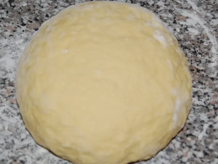 Слоенные пирожки(из домашнего теста) с мясной начинкой.: шаг 1