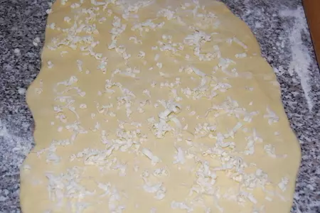 Слоенные пирожки(из домашнего теста) с мясной начинкой.: шаг 2