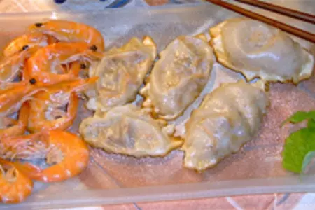 Гёдза – японские пельмени  с морепродуктами: шаг 10