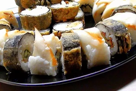 Роллы с копчёным кальмаром: шаг 12