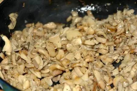 Пирог с курицей и грибами по-уральски: шаг 4
