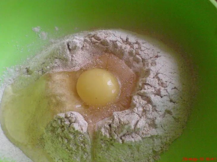 Мясной пирог с луком-пореем: шаг 1