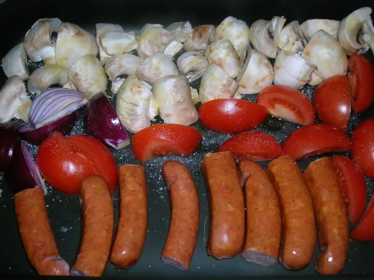 Теплый салат с баклажанами, макаронами и грибами (вкусный, полноценный ужин): шаг 4