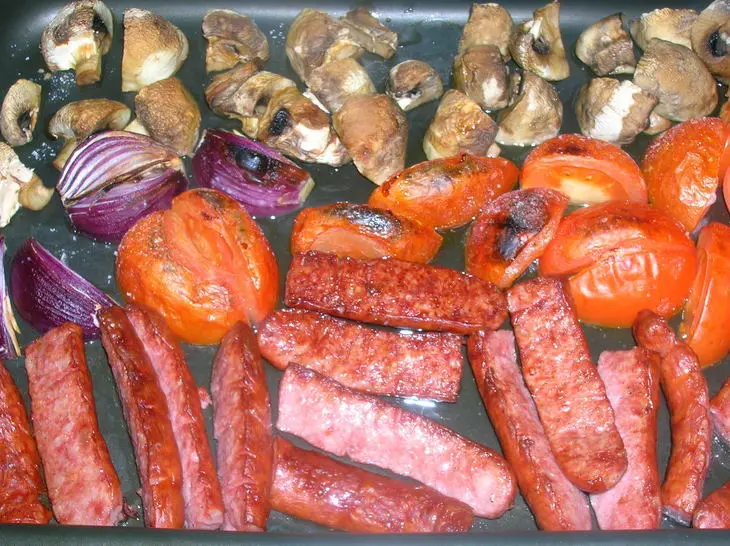 Теплый салат с баклажанами, макаронами и грибами (вкусный, полноценный ужин): шаг 6