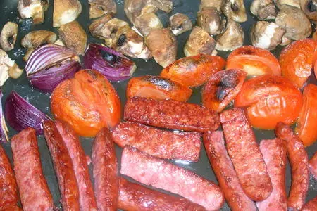 Теплый салат с баклажанами, макаронами и грибами (вкусный, полноценный ужин): шаг 6