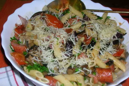 Теплый салат с баклажанами, макаронами и грибами (вкусный, полноценный ужин): шаг 9