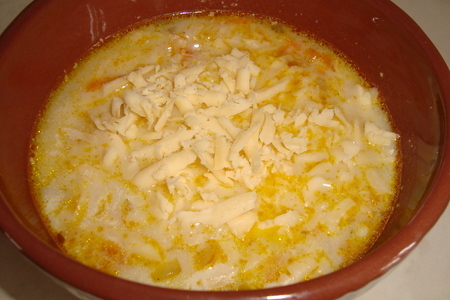 Суп из скумбрии с грибами и сыром: шаг 1
