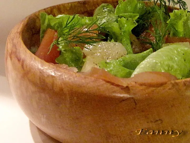 Салат с копченой куриной грудкой и ананасами: шаг 1